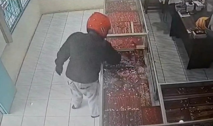 Oknum Brimob Perampok Toko Emas di Manokwari Terancam PTDH dan 7 Tahun Penjara